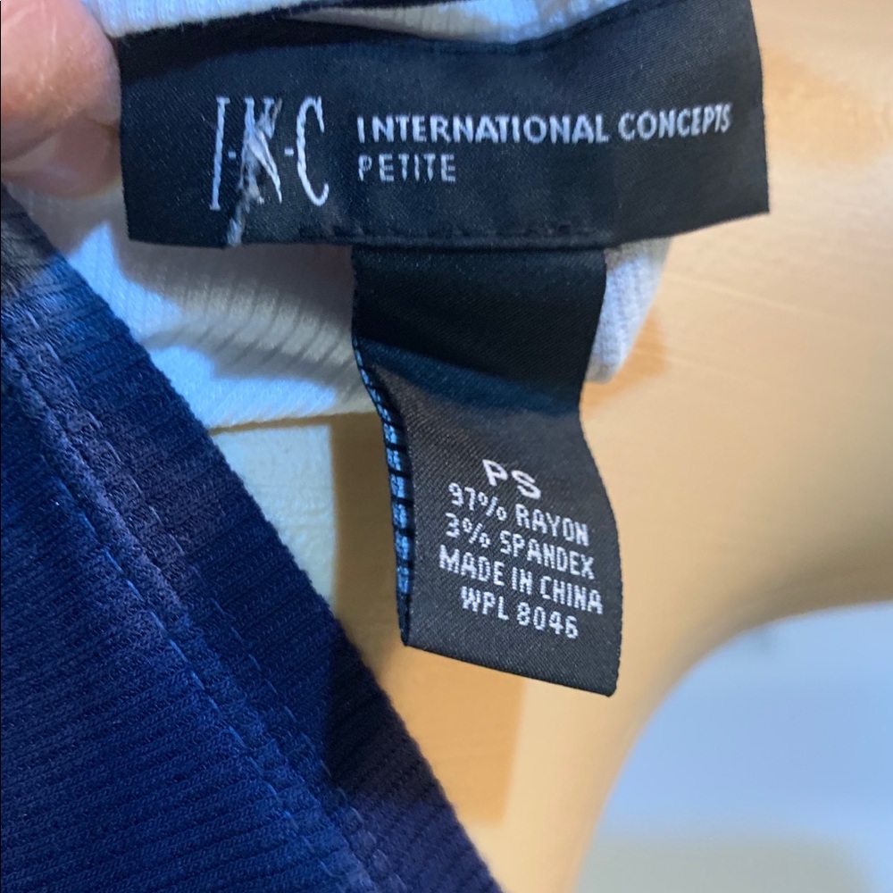 INC long sleeves Top - Picture 5 of 7